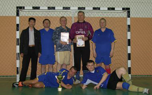 Победители соревнований по мини-футболу среди ветеранов таможенной службы Дальневосточного таможенного управления